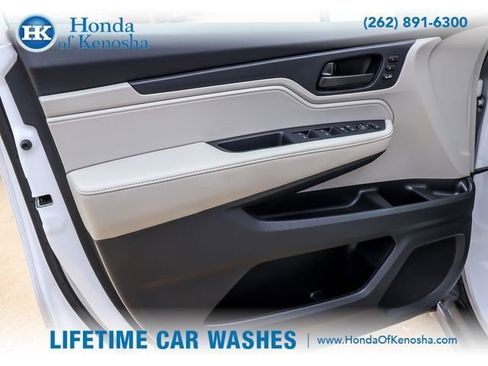 Certified 2025 Honda Odyssey EX-L image 24