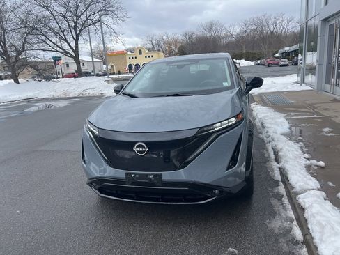 Used 2025 Nissan Ariya Platinum image 50