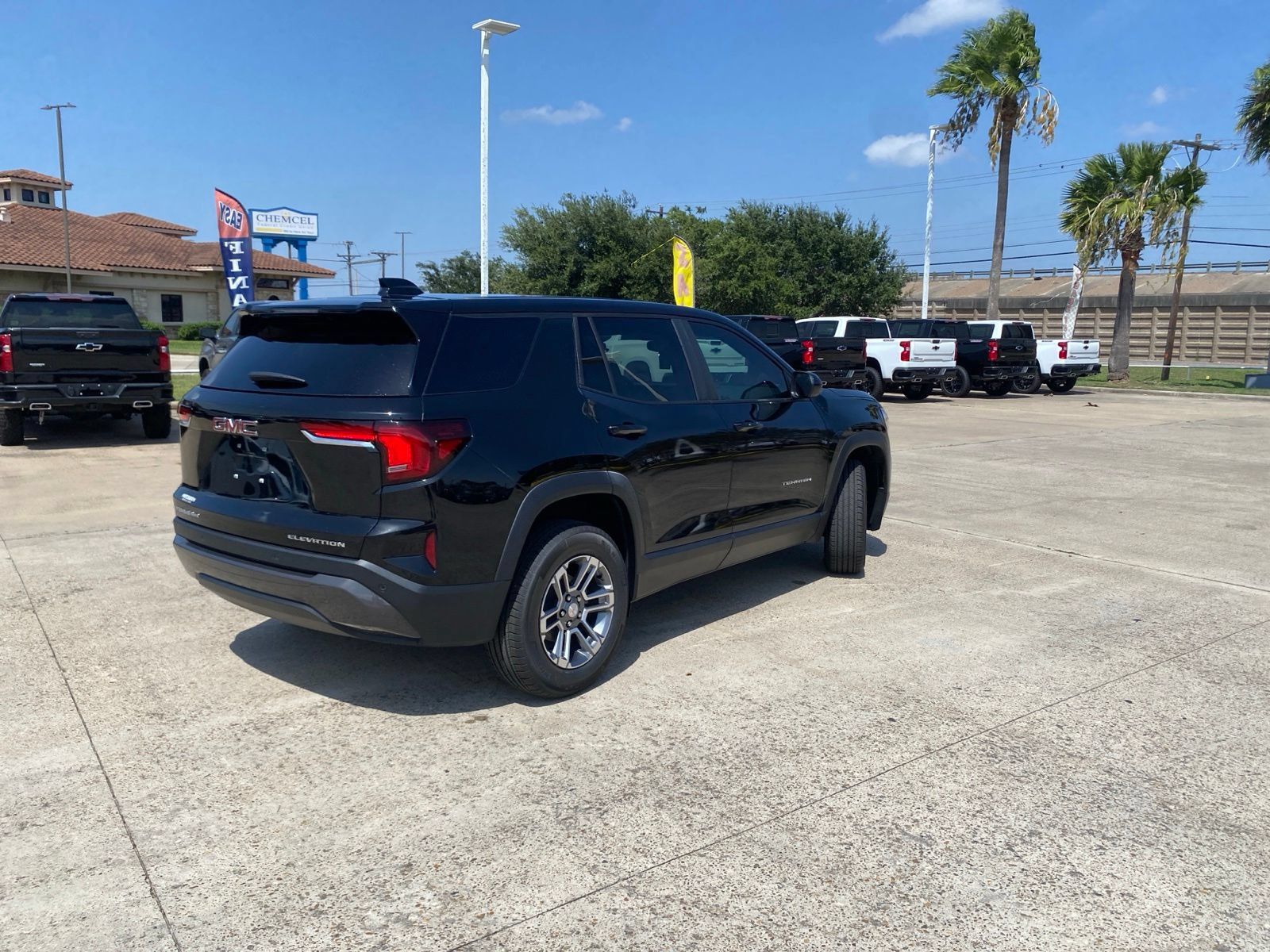New 2027 GMC Terrain Elevation w/ LPO, Floor Liner Package FWD image 7