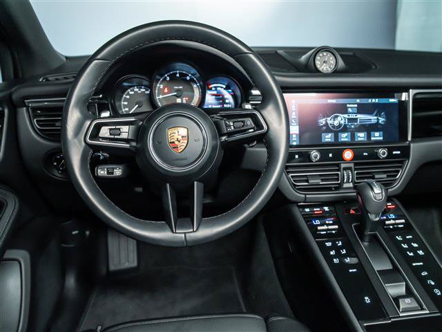 Used 2026 Porsche Macan AWD/4WD image 19