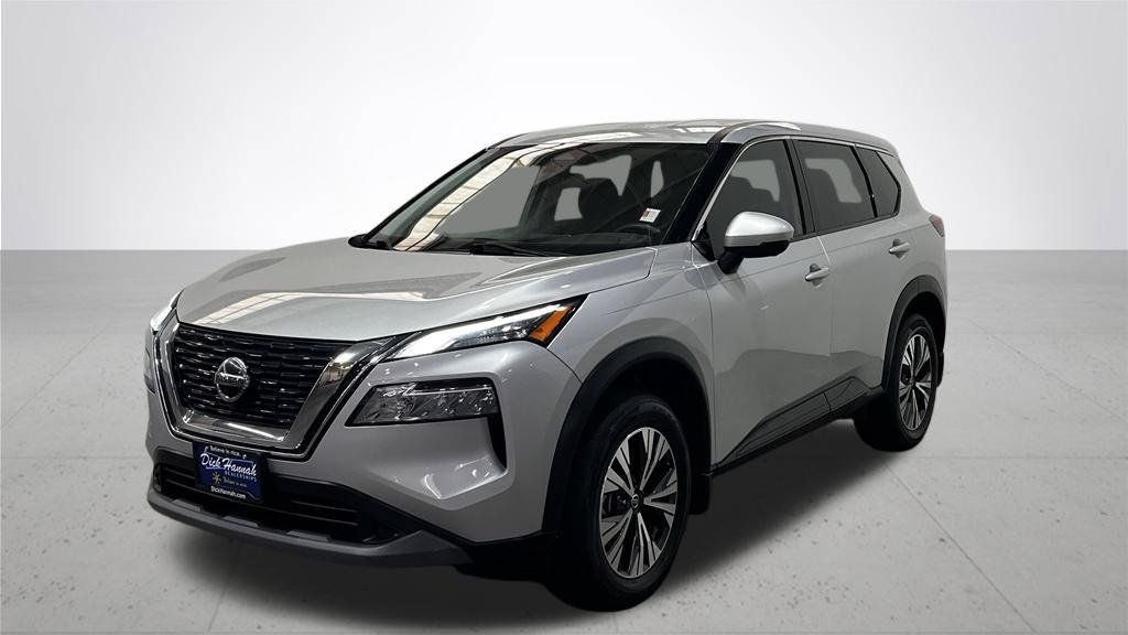 Used 2021 Nissan Rogue SV FWD image 2