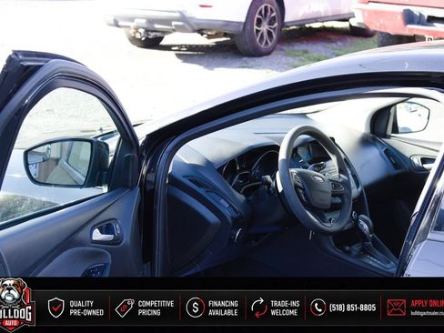 Used 2018 Ford Focus SE FWD image 8