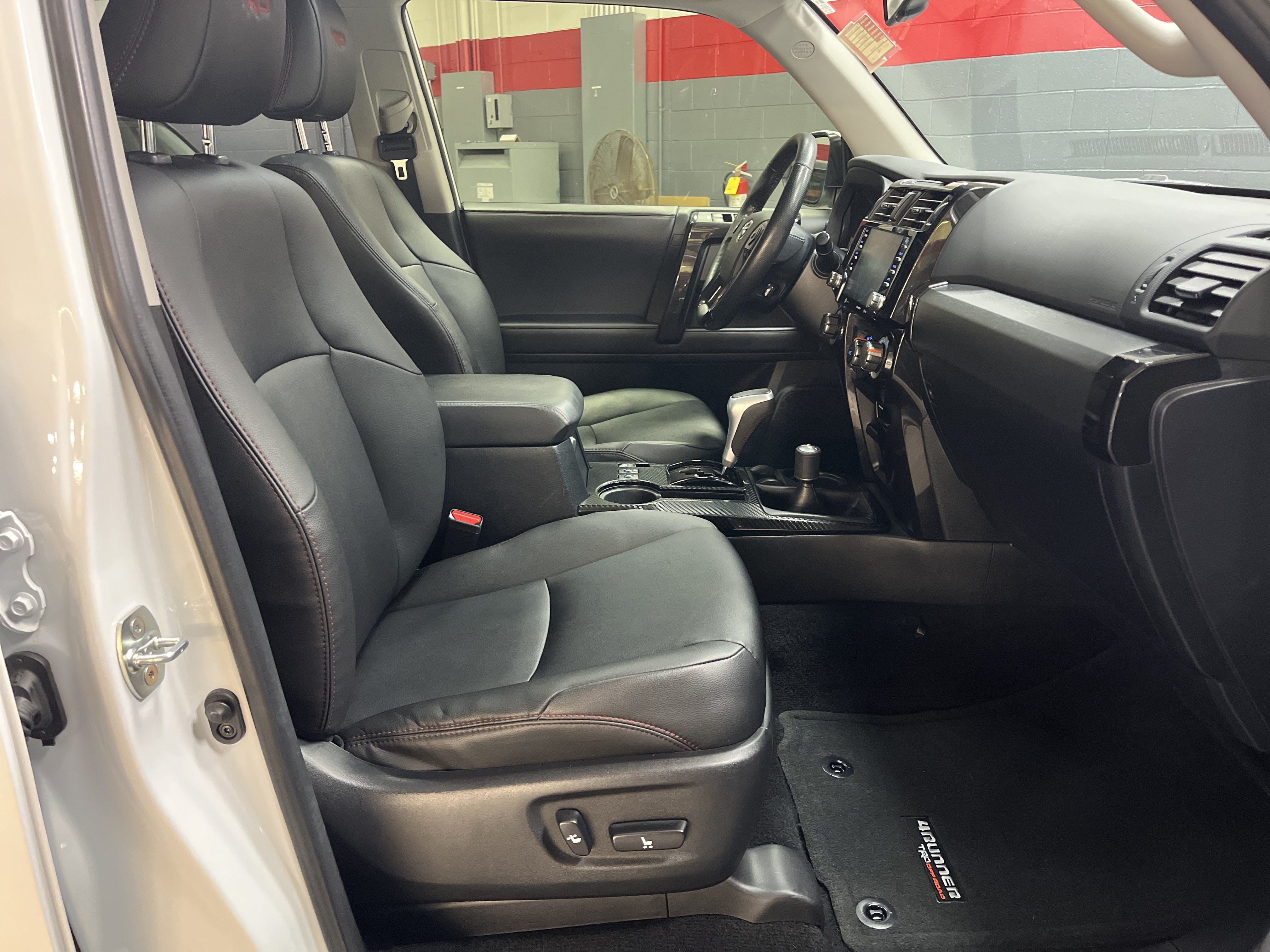 Used 2024 Toyota 4Runner TRD Off-Road Premium w/ Moonroof Package AWD/4WD image 33