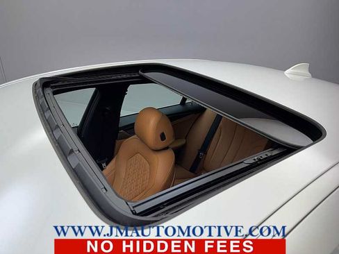 Used 2021 BMW 530i xDrive w/ Premium Package AWD/4WD image 11