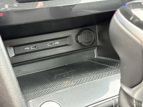 Used 2022 Volkswagen Tiguan SE image 14