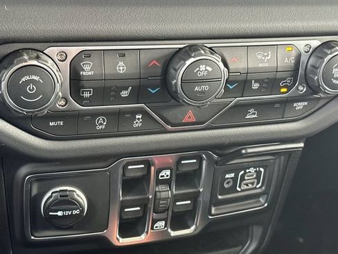 New 2026 Jeep Gladiator Sport AWD/4WD image 18