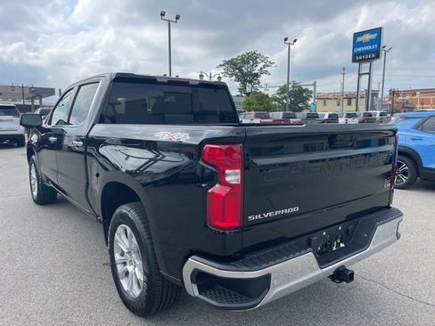 Used 2022 Chevrolet Silverado 1500 LTZ w/ LTZ Premium Package image 11
