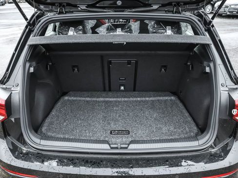 New 2026 Volkswagen GTI SE FWD image 37