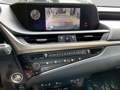 Used 2019 Lexus ES 350 w/ Premium Package FWD image 27