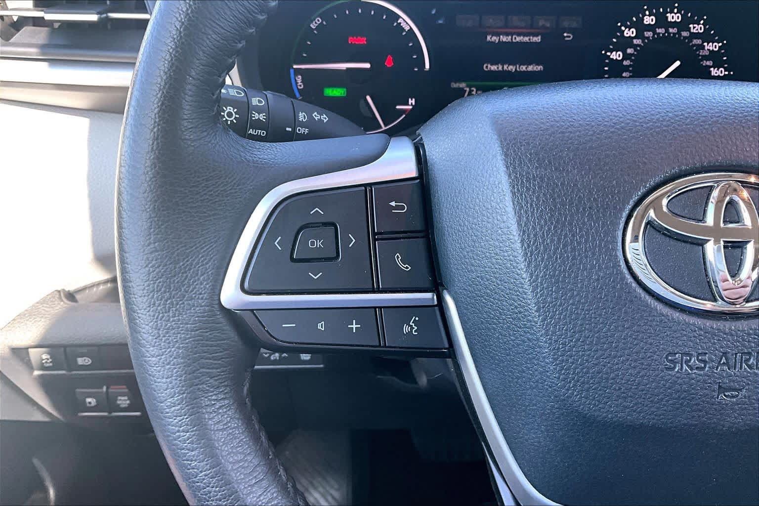 Certified 2025 Toyota Sienna XLE w/ XLE Plus Package AWD/4WD image 23