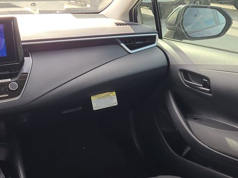 Used 2024 Toyota Corolla LE image 18