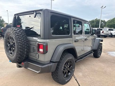 Used 2023 Jeep Wrangler Unlimited w/ Cold Weather Group AWD/4WD image 5