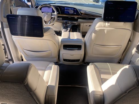 Used 2022 Cadillac Escalade ESV Sport Platinum image 16