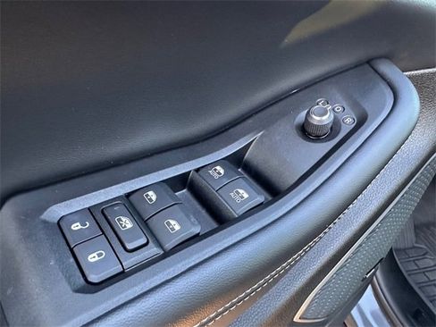 Used 2024 Jeep Grand Cherokee Limited 4xe image 17