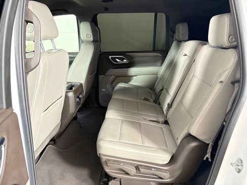 Used 2021 Chevrolet Suburban LT w/ Luxury Package AWD/4WD image 36