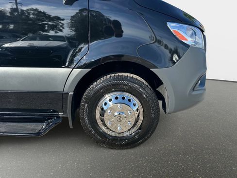 Used 2025 Mercedes-Benz Sprinter 3500 image 10