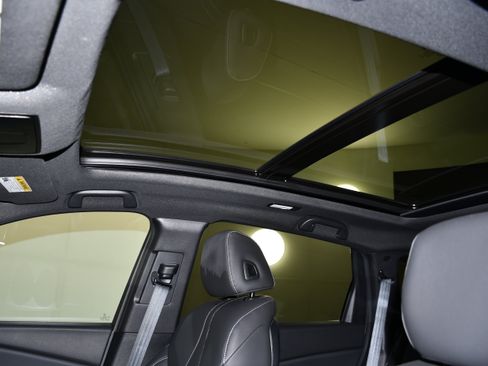 Certified 2025 Acura RDX SH-AWD image 38