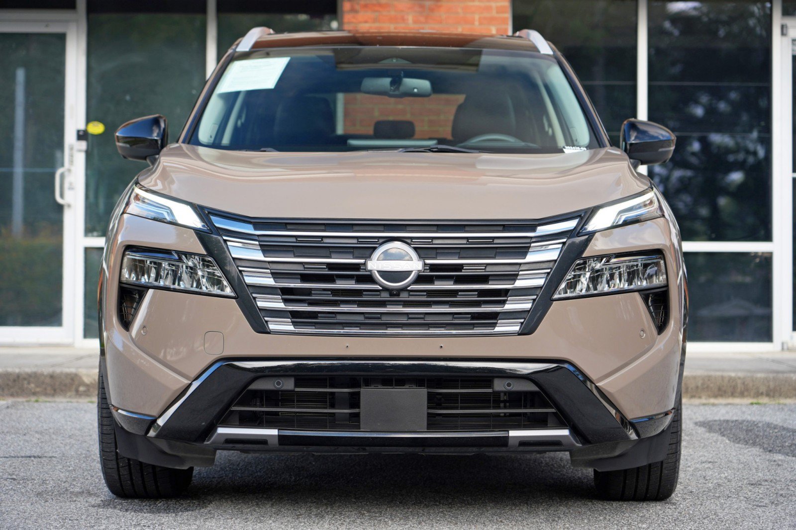 Used 2024 Nissan Rogue Platinum w/ Platinum Premium Package FWD image 6