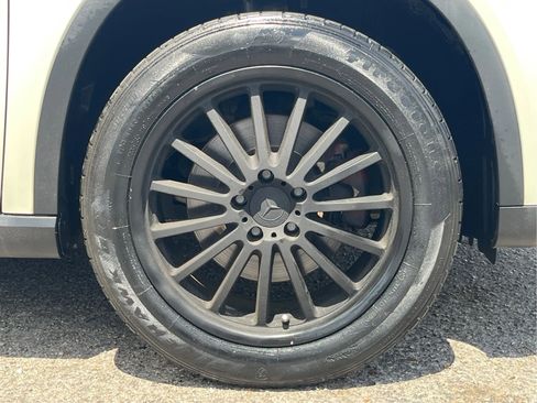 Used 2018 Mercedes-Benz GLA 250 4MATIC w/ Premium Package image 10