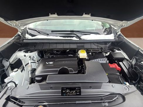 Used 2022 Nissan Pathfinder Platinum w/ Cargo Package image 11