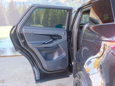 Used 2023 Land Rover Range Rover Evoque R-Dynamic SE image 34