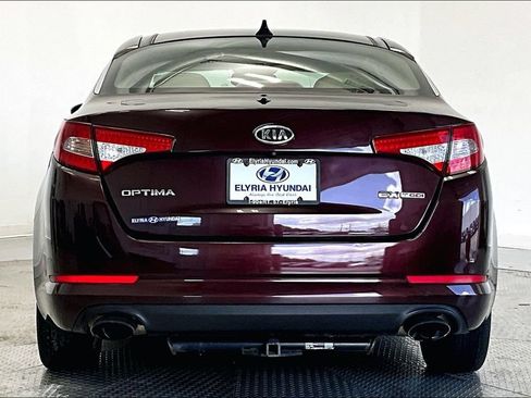 Used 2023 Hyundai Elantra SEL w/ Preferred Accessory Package FWD image 4