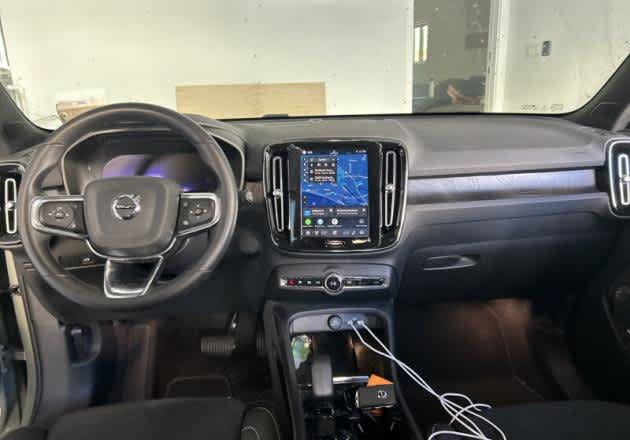 Used 2024 Volvo XC40 Recharge Ultimate w/ Protection Package Premier AWD/4WD image 3