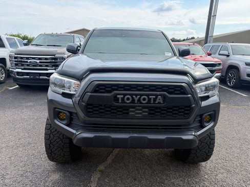 Used 2021 Toyota Tacoma TRD Off-Road AWD/4WD image 2