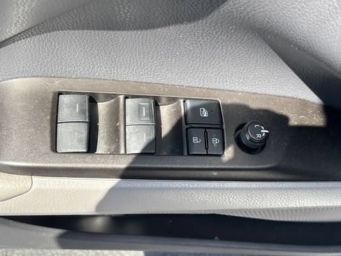 Used 2021 Toyota Camry LE FWD image 7