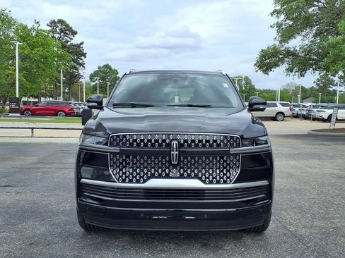 New 2026 Lincoln Navigator L Reserve AWD/4WD image 3