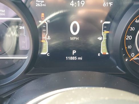 Used 2025 Jeep Gladiator Sport AWD/4WD image 15