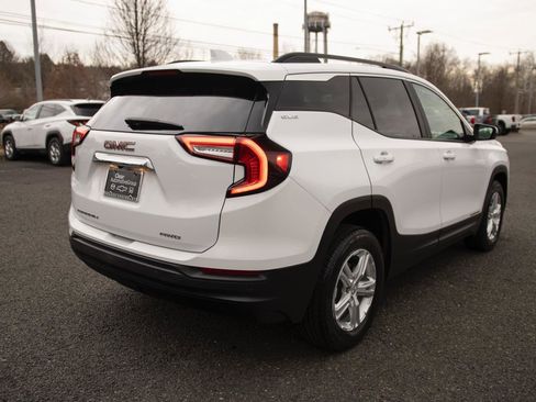 Used 2023 GMC Terrain SLE w/ Driver Convenience Package image 24