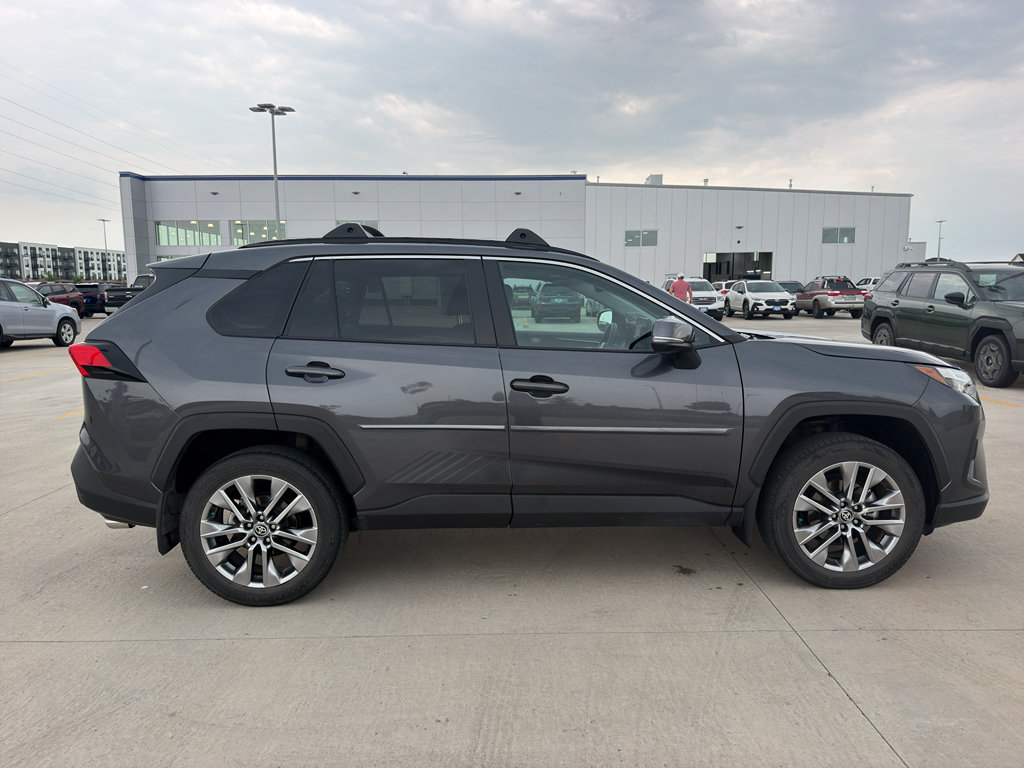 Used 2023 Toyota RAV4 XLE Premium AWD/4WD image 4
