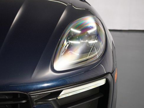 Used 2022 Porsche Macan AWD/4WD image 7