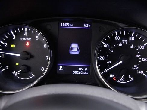 Used 2020 Nissan Rogue SV image 23