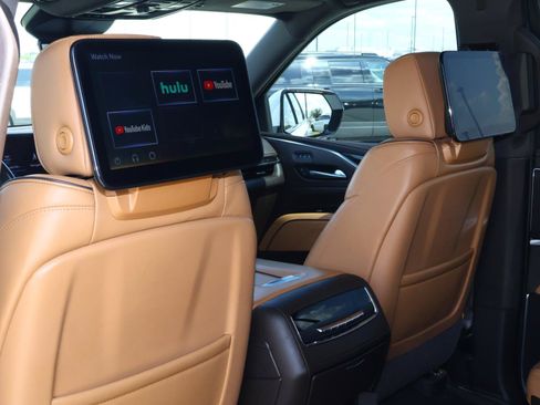 Certified 2024 Cadillac Escalade Sport w/ Touring Package AWD/4WD image 20