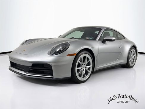 Used 2025 Porsche 911 Carrera RWD image 3