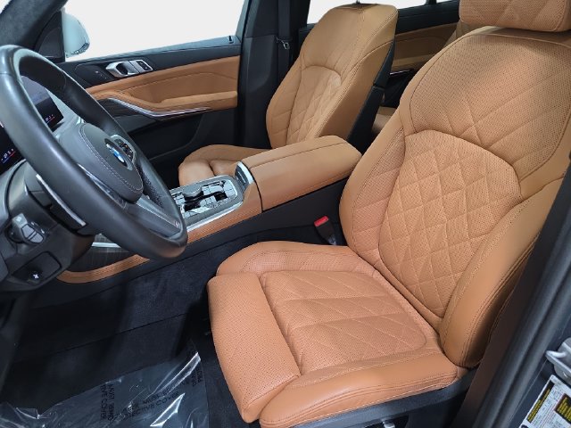 Certified 2025 BMW X7 xDrive40i w/ M Sport Package AWD/4WD image 11