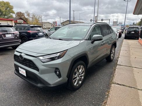 Used 2023 Toyota RAV4 XLE Premium image 3