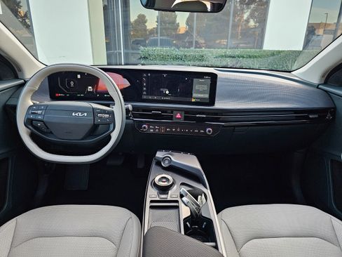 Used 2025 Kia EV6 Wind image 17