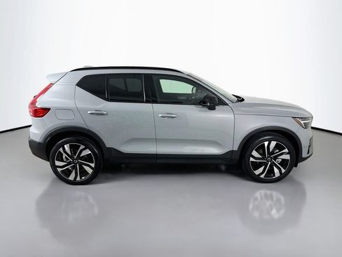 Used 2025 Volvo XC40 B5 Ultra AWD/4WD image 8