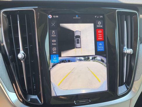 Certified 2026 Volvo V60 B5 Cross Country Plus AWD/4WD image 17