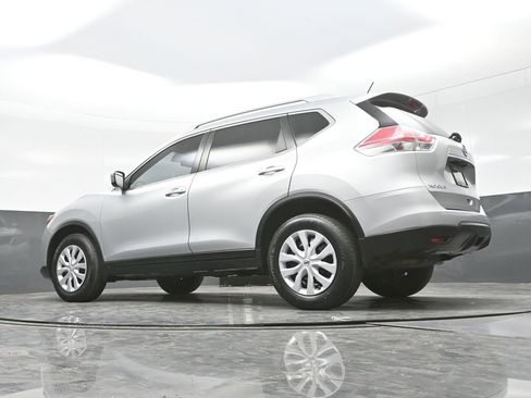 Used 2016 Nissan Rogue S w/ Appearance Package image 30