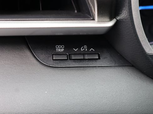 Used 2021 Toyota Highlander XLE AWD/4WD image 33