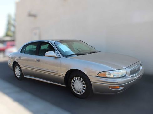 Used 2002 Buick Le Sabre Custom FWD image 2