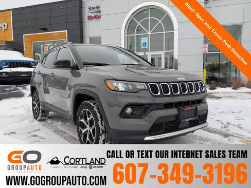 Used 2024 Jeep Compass Limited image 1