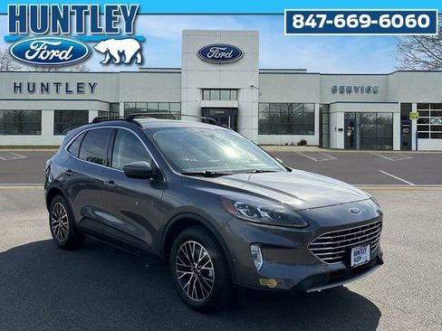 Used 2022 Ford Escape Titanium w/ Titanium Premium Package image 4