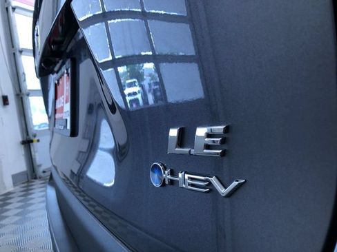 Used 2025 Toyota RAV4 LE AWD/4WD image 16
