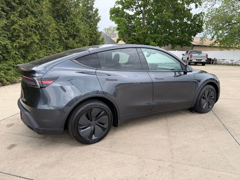 Used 2026 Tesla Model Y Long Range AWD/4WD image 29