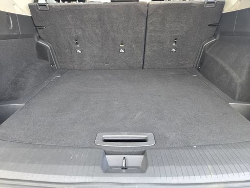 Used 2023 Nissan Rogue SV FWD image 34
